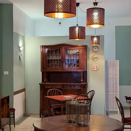 Antonietta & Coffee فندق تْشيزيناتيكو